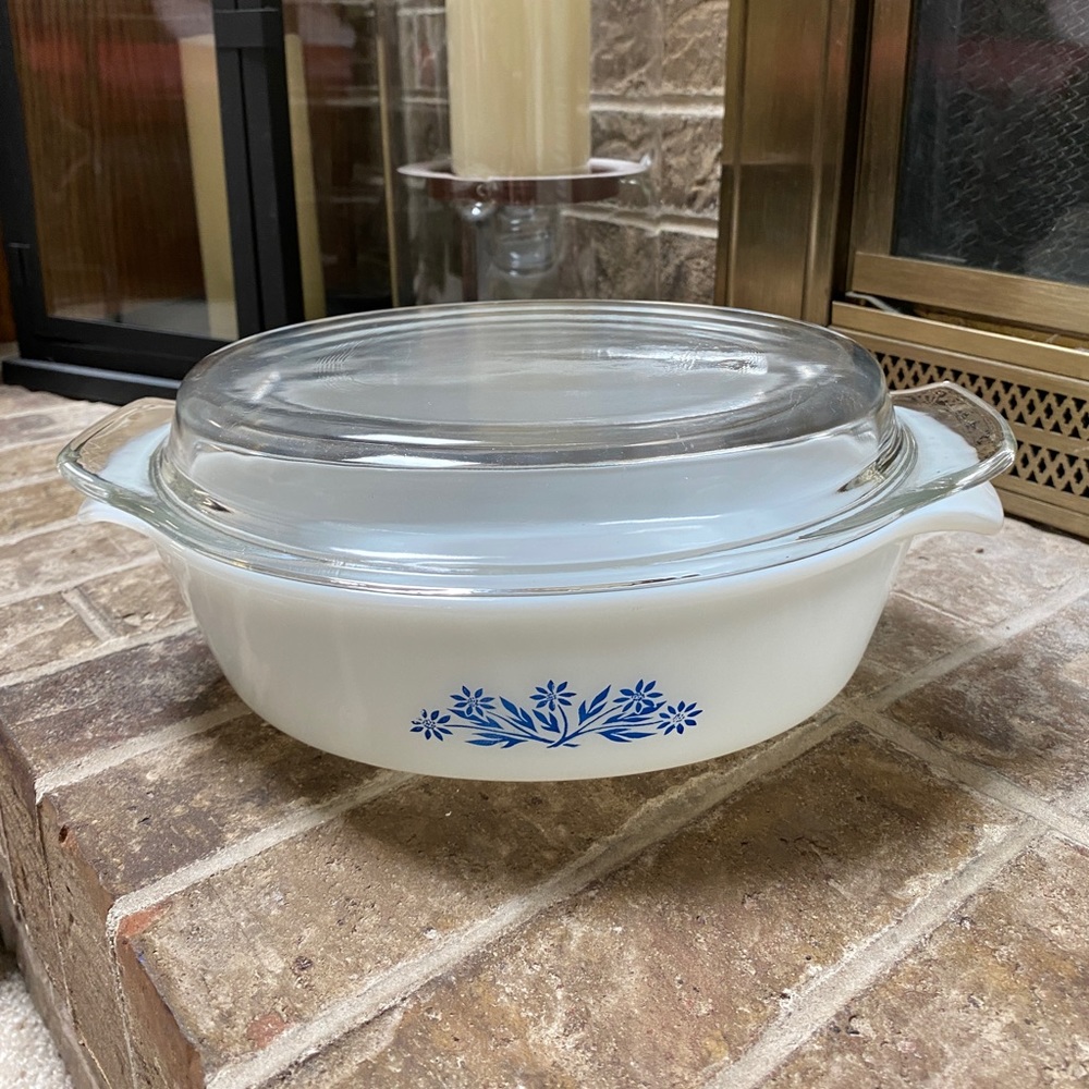 FIRE KING 433 with Glass Lid 1 1/2 Quart Milk Glass